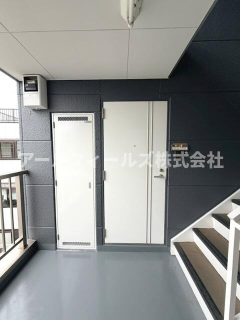 ＲｅＤＥＡＬ　ＫＡＮＡＭＡＣＨＩⅠのバルコニー
