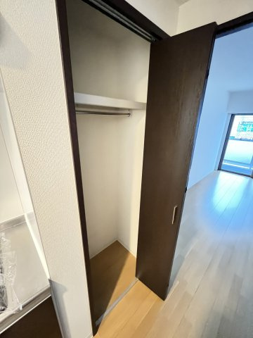 アンソレイユ京橋の収納|同物件別部屋の写真です。