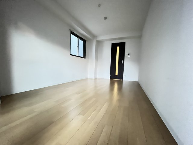 アンソレイユ京橋の居間・リビング|同物件別部屋の写真です。