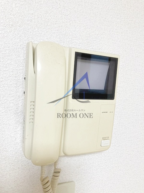 ジュネス光ヶ丘のセキュリティ|モニター付きインターホンです。