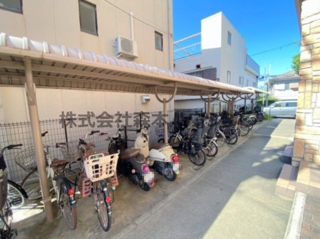 【その他共用部分】 | 　サザンクロス | 駐輪場です
