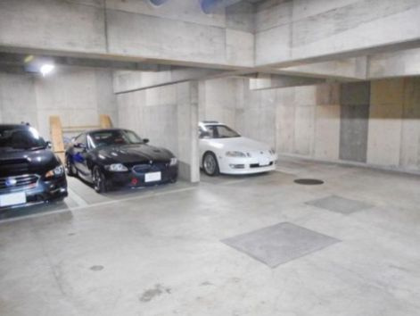 【駐車場】