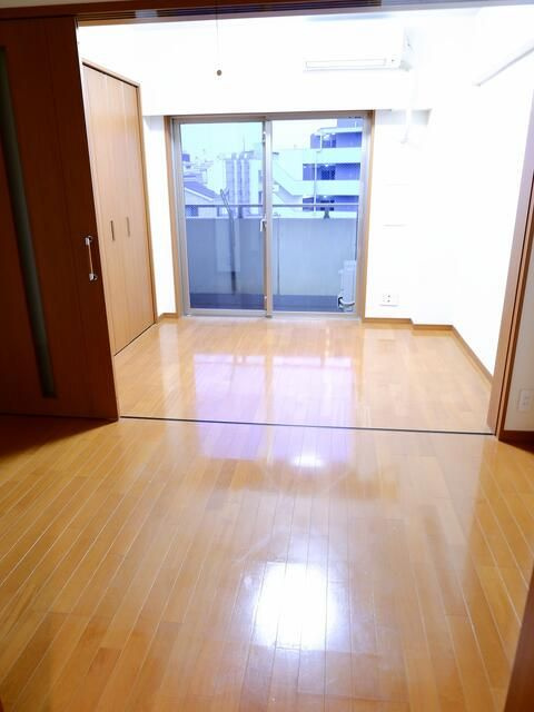 日神デュオステージ本牧の居間・リビング