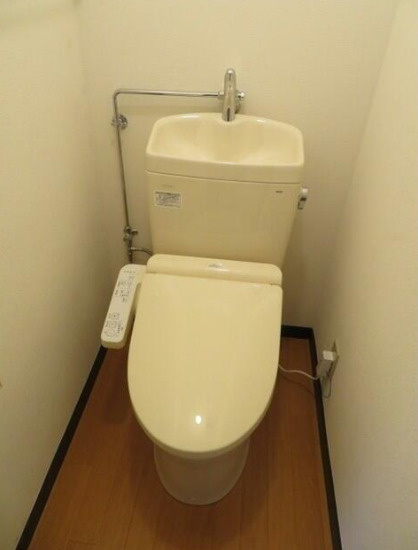 中野区本町３丁目の賃貸マンションのトイレ