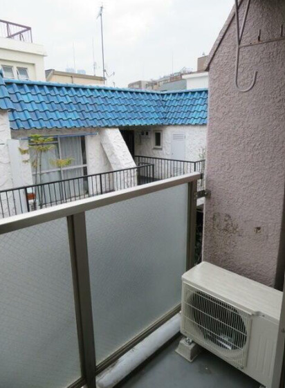 中野区本町３丁目の賃貸マンションのバルコニー