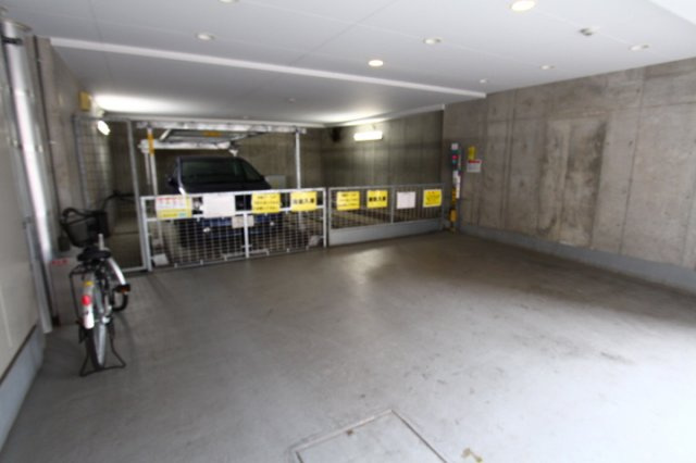 プライムアーバン南池袋の駐車場|※参考写真