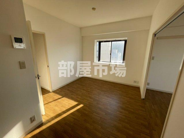オークマンションの寝室