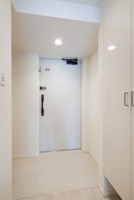 パークアクシス市川の玄関|※写真は同タイプ住戸です。