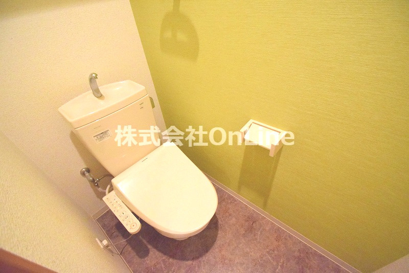 エヴァーホワイトのトイレ|コンパクトで使いやすいトイレです