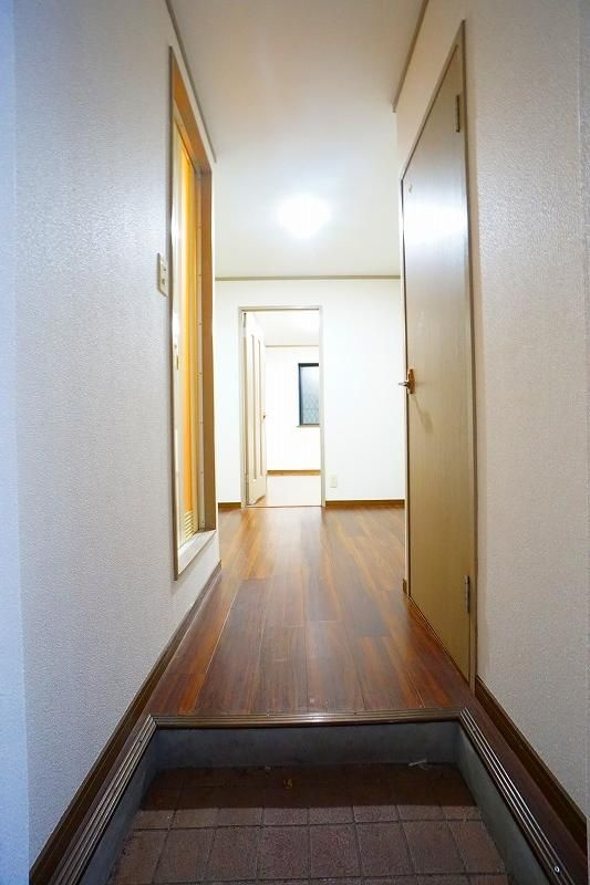 エリーナハイツ西新南Ⅰの玄関