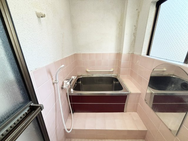 御影石町2丁目一戸建の洋室