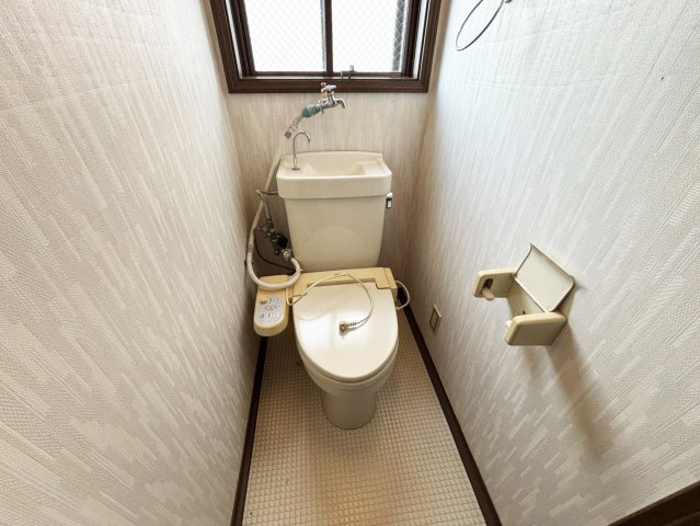 御影石町2丁目一戸建のトイレ