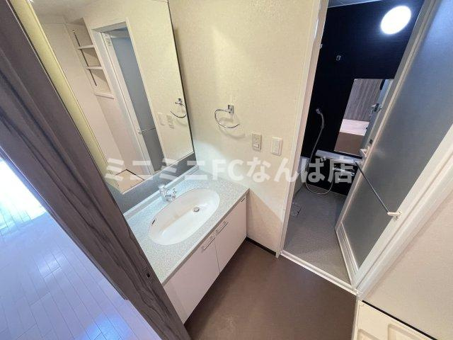 大阪市西区本田１丁目の賃貸マンションの独立洗面台