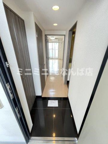 大阪市西区本田１丁目の賃貸マンションの玄関