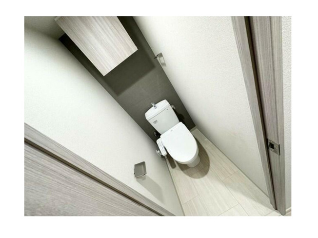 【トイレ】 | ラグゼナ横浜鶴見 | 落ち着いた色調のトイレです　・ネット使用料無料