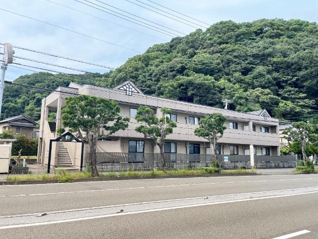 ベイサイドパレス横浜の駐車場|外観写真（昼）
