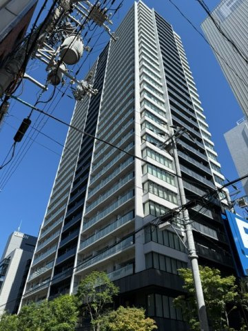 ローレルタワー御堂筋本町の外観