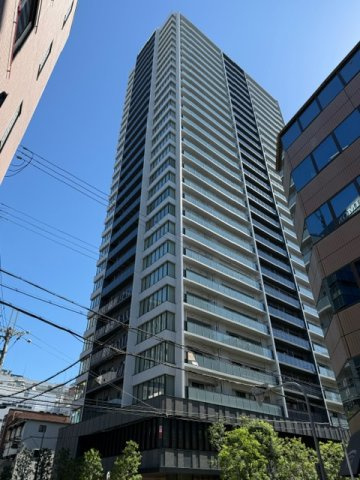 ローレルタワー御堂筋本町の外観