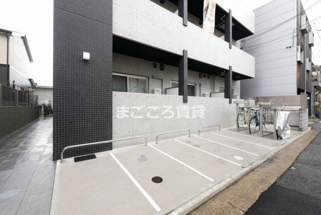 【駐車場】
