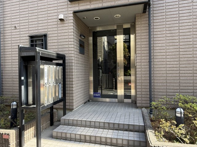 フォレスト高円寺のエントランス
