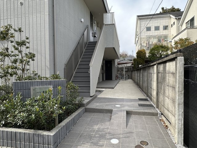 メゾン青葉のエントランス