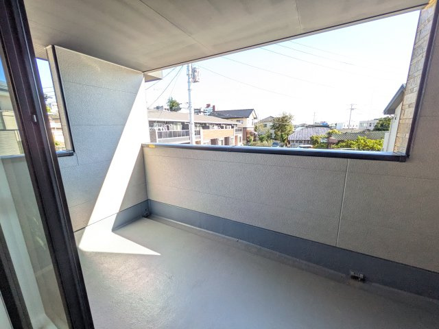 常陸太田市西三町　1期　新築戸建て　2号棟のバルコニー|洗濯物も布団もまとめて干せるワイド設計。
広々としたワイドバルコニーで、家事の効率が上がり、日々の暮らしが快適になります。