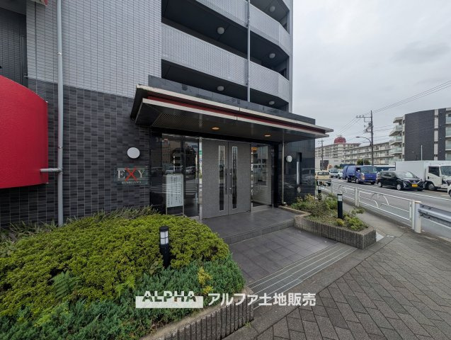 EXY久米川の外観|【Urban Residence】◆久米川駅徒歩7分◆
西武新宿線「久米川」駅から徒歩7分の立地。通勤や通学、買い物など日々の移動にも便利な住環境に建つマンションです。