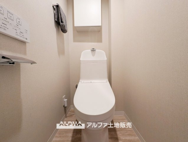 新武蔵野スカイハイツのトイレ|【Clean Restroom】◆清潔感のあるトイレ空間◆
毎日使う場所だからこそ、清潔感を大切にしたトイレ。落ち着いた雰囲気の空間で、気持ちよく利用できます。