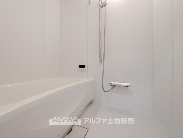 東京都羽村市羽西2　中古戸建の浴室|【Relax Bath】◆一日の疲れを癒す浴室◆
追焚機能に加え、浴室暖房・換気・乾燥機を装備。入浴から洗濯物の乾燥まで活躍します。