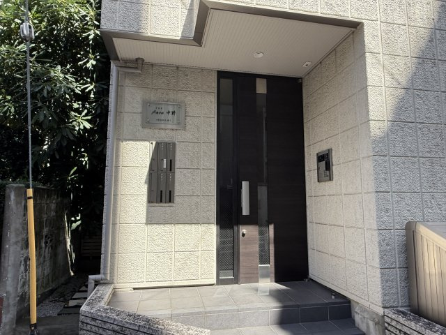 アウラ中野のエントランス