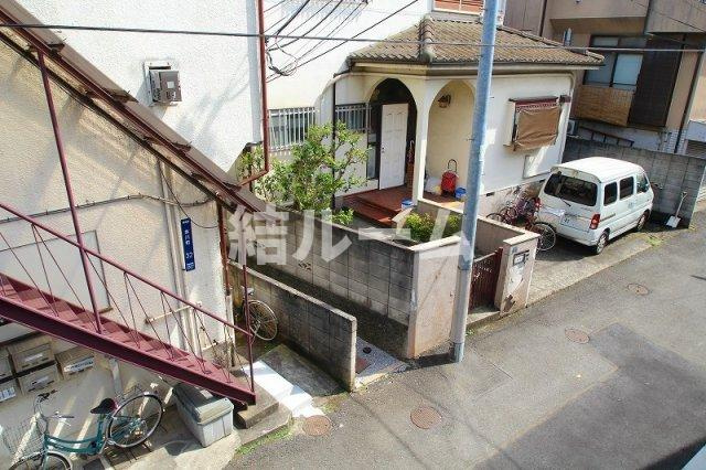 板橋区氷川町のアパートのエントランス