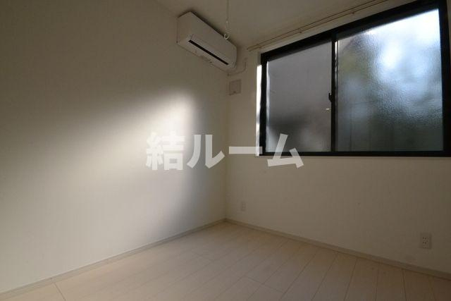 豊島区西池袋４丁目のアパートの居間・リビング