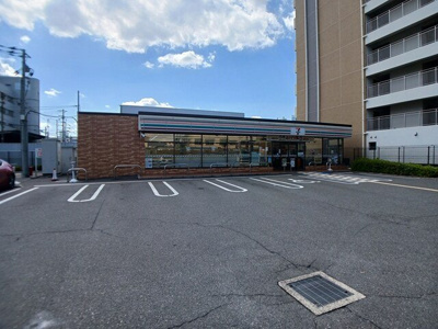 【周辺】 | セレンディピティ　Ｏ・Ｖ | セブンイレブン高井田本通店まで500m