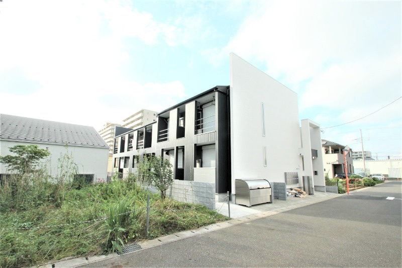 松戸市秋山１丁目のアパートの外観