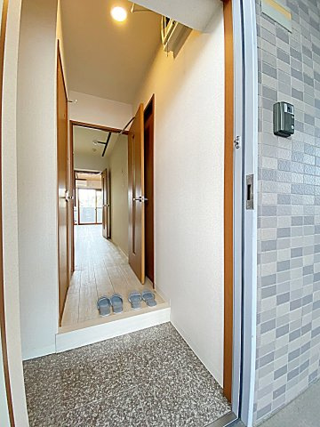 荒池シティーハウスの玄関