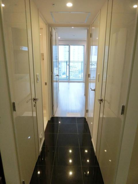 ＴＨＥ　ＲＯＰＰＯＮＧＩ　ＴＯＫＹＯ　ＣＬＵＢ　ＲＥＳＩＤＥＮＣＥの玄関|※写真は同タイプ住戸です。
