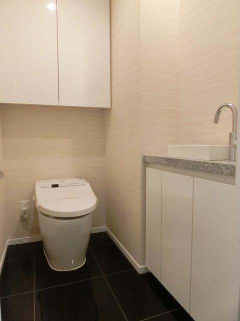 ＴＨＥ　ＲＯＰＰＯＮＧＩ　ＴＯＫＹＯ　ＣＬＵＢ　ＲＥＳＩＤＥＮＣＥのトイレ|※写真は同タイプ住戸です。
