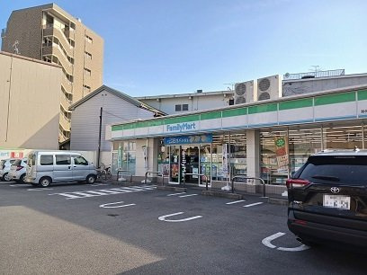 フラッグシップ中町の周辺|ファミリーマートまで200m