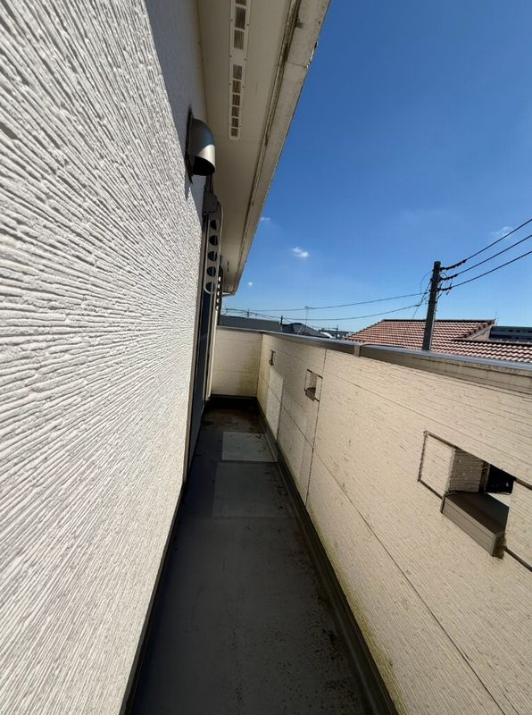 伊勢原市石田　中古戸建のバルコニー|お洗濯にも便利なバルコニー付き