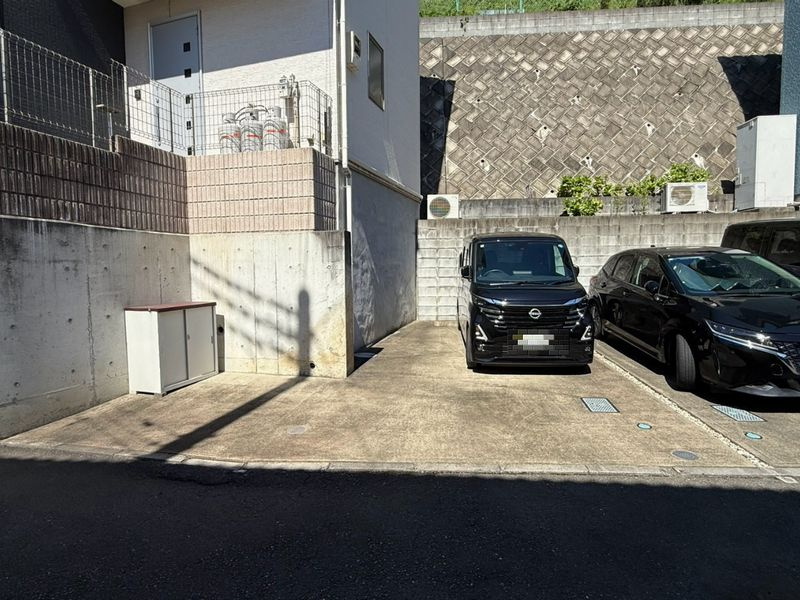 伊勢原市石田　中古戸建の駐車場|車をお持ちの方に嬉しい駐車場付きの物件です