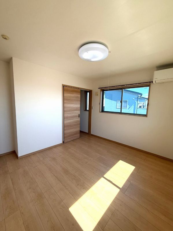 伊勢原市石田　中古戸建の洋室|使い勝手のいい洋室です