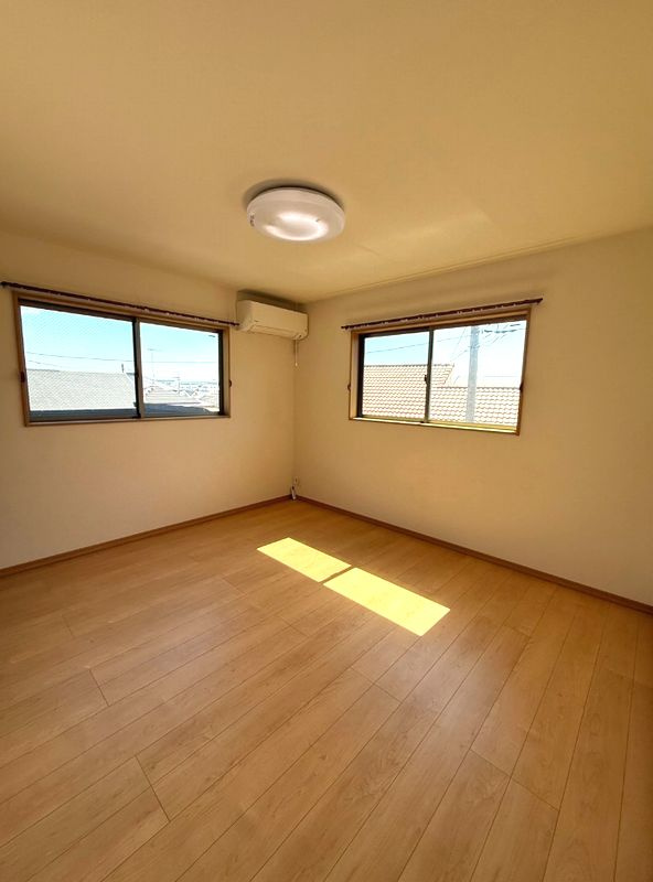 伊勢原市石田　中古戸建の洋室|使い勝手のいい洋室です