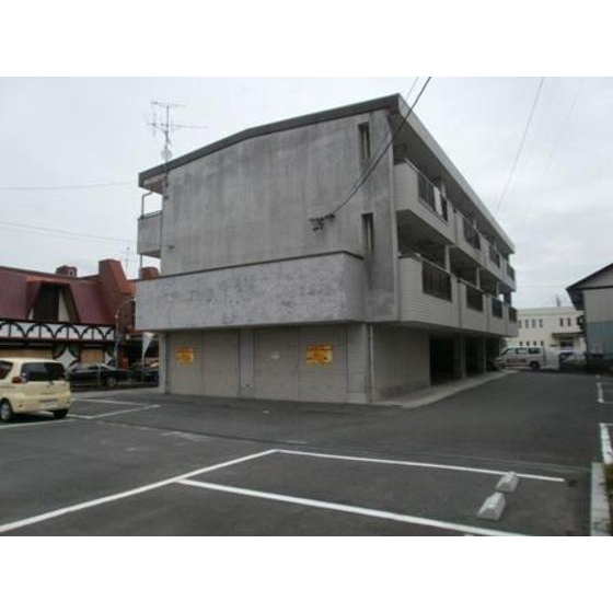 ファミール棚瀬の外観