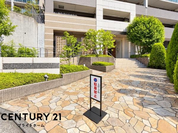クレストフォルム本郷台サウスステージのエントランス|エントランスにはオートロックがついており、防犯面も安心！
清掃も行き届いています
