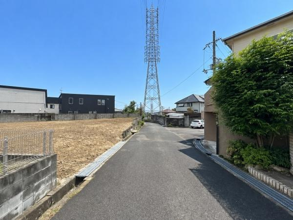【前面道路含む現地写真】