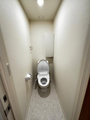 【トイレ】 | ゾンネンハイム３ | 写真は同タイプの別のお部屋のものです。