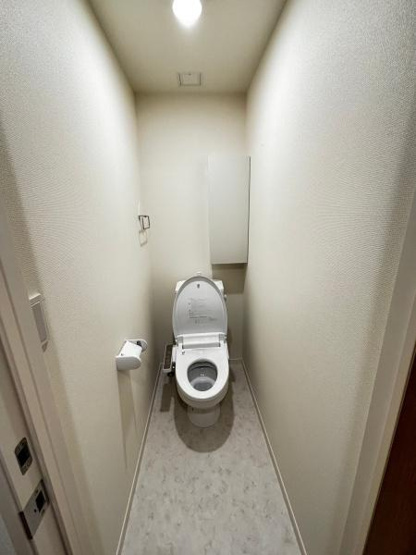 【トイレ】 | ゾンネンハイム３ | 写真は同タイプの別のお部屋のものです。