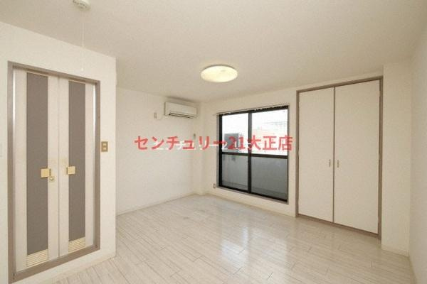 オロヒルズ弁天町の居間・リビング|参考写真。反転タイプです。