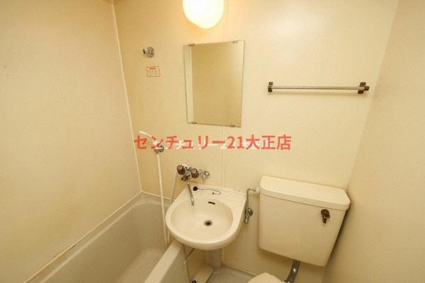 オロヒルズ弁天町の洗面所|参考写真。反転タイプです。