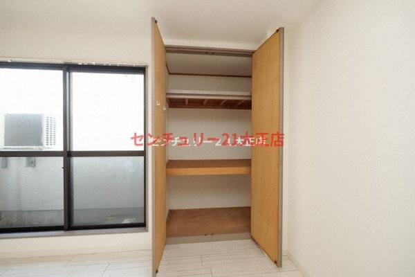 オロヒルズ弁天町の収納|参考写真。反転タイプです。